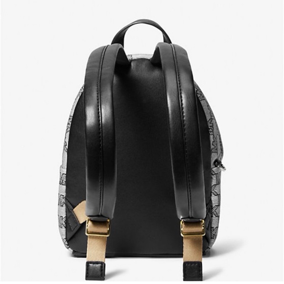 MICHAEL KORS
Maisie Extra-Small Logo 2-in-1 Backpack
Black
NWT - Picture 3 of 7